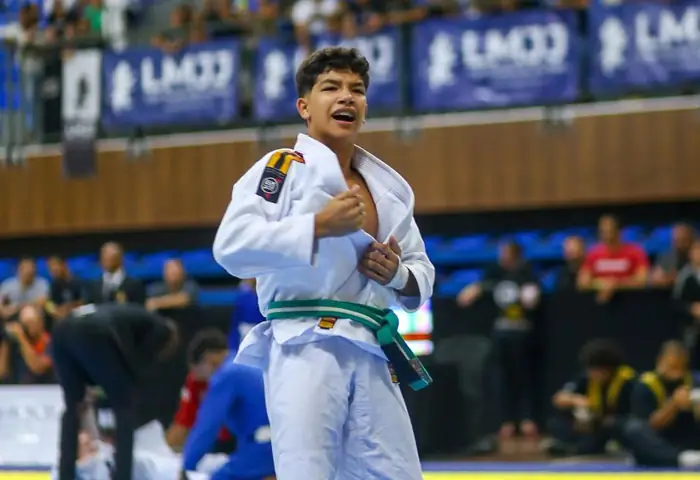 Bernardo Rizzo (EJJ Douglas Fernandes) é um dos destaques do Campeonato Mineiro de Jiu-Jitsu 2025 (Foto LMJJ)