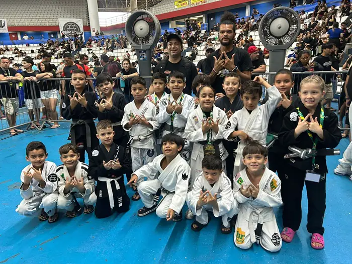 White House Jiu-Jitsu School dominou o Amazon Grand Slam - Gi & No-Gi - da FAJJE (Foto divulgação)