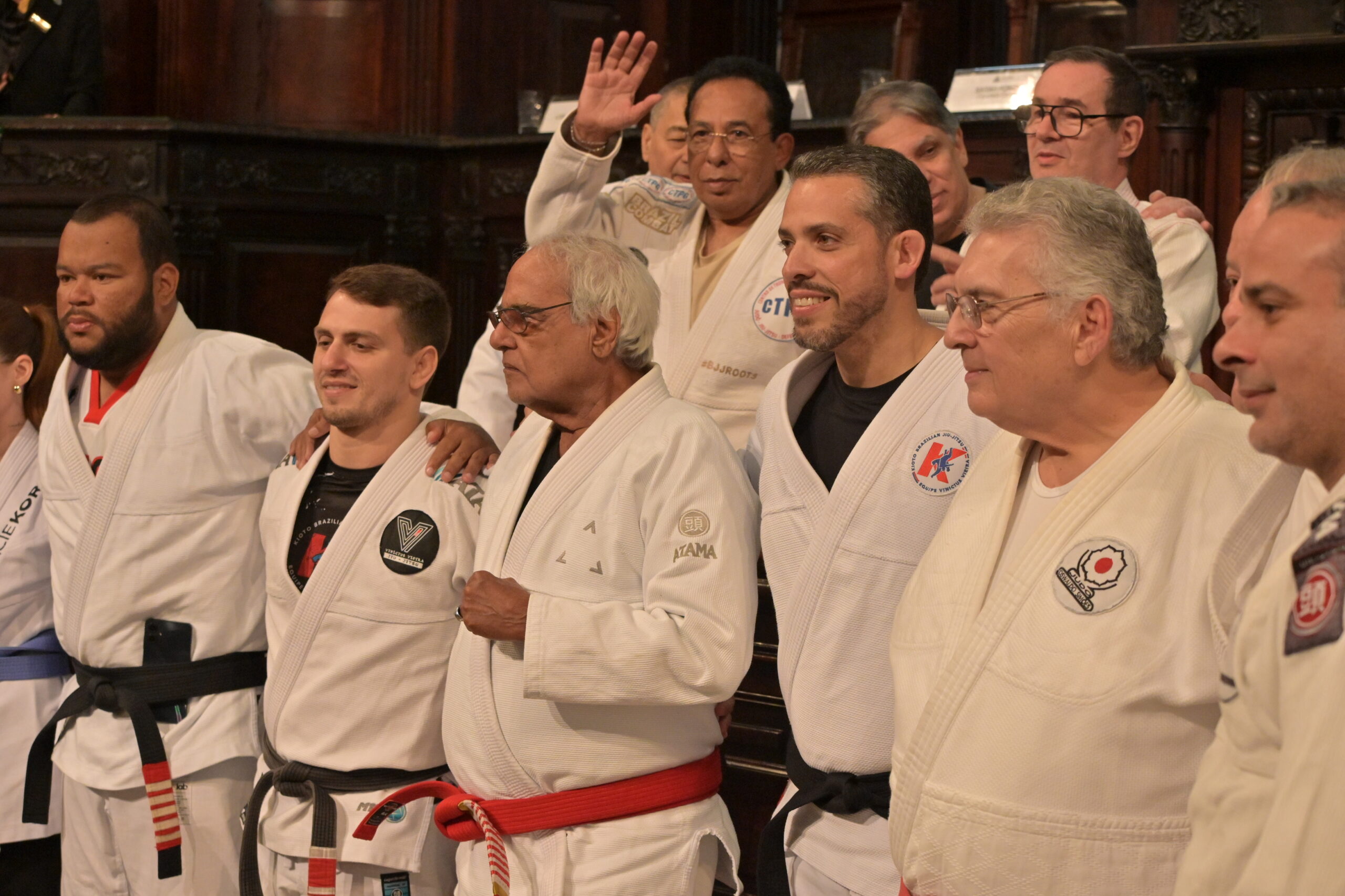 Cerimônia aconteceu na noite de quarta-feira (15) na Alerj em homenagem ao Jiu-Jitsu (Foto: @gi.sports.fotografia)
