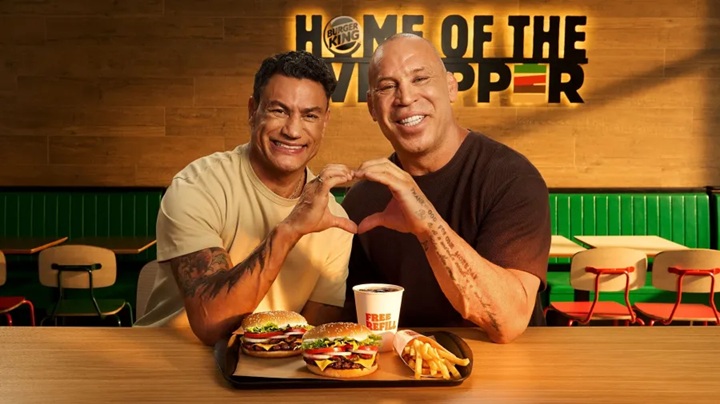 Fãs foram pegos de surpresa com vídeo publicitário onde Popó e Wanderlei estão juntos e, inclusive, brincam com confusão ocorrida no Spaten Fight Night (Foto: Reprodução)