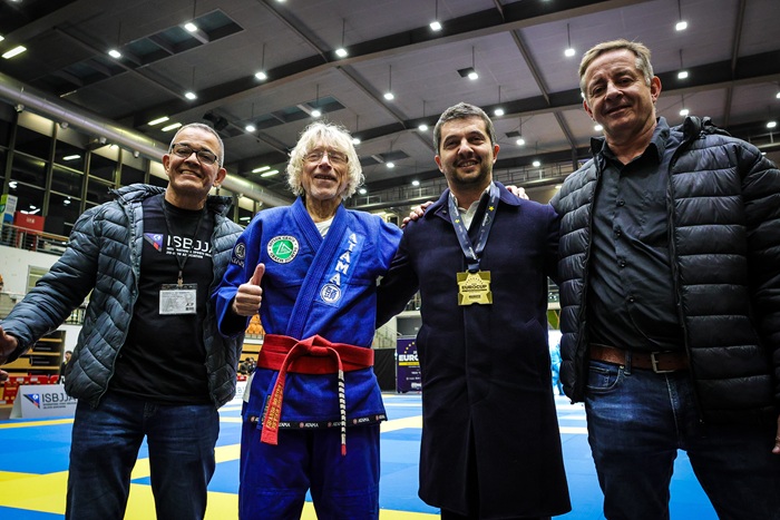 Reyson Gracie (de azul) foi presença ilustre na Eurocup 2025 (Foto: @fotografogabri)