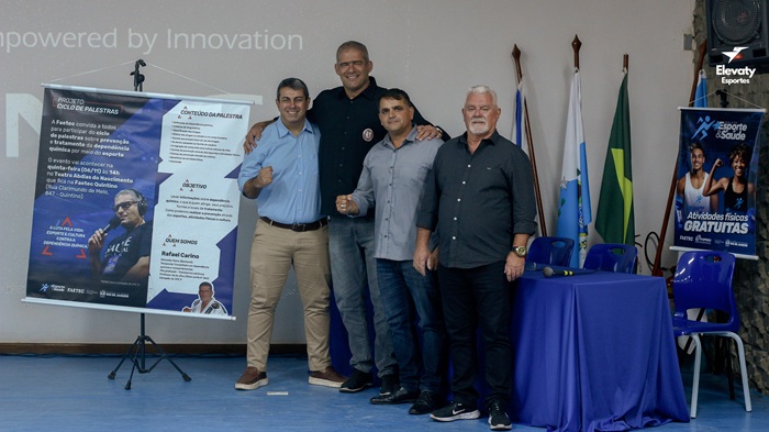 Rafael Carino (de preto) celebrou oportunidade de compartilhar sua trajetória e conhecimento (Foto @elevatyesportes)