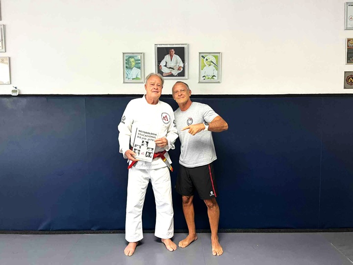 Em seu novo artigo, o professor Luiz Dias fala sobre a importância de estar sempre estudando os conceitos do Jiu-Jitsu (Foto: Reprodução)