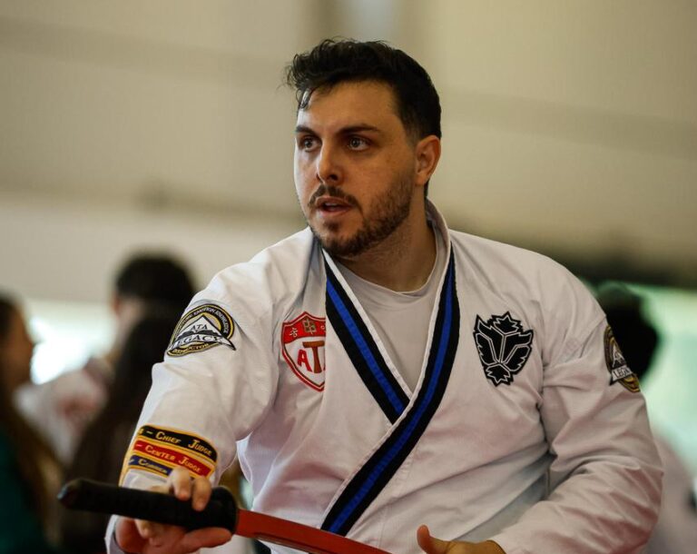 Atleta e professor de Taekwondo Joacir Mapelli garantiu a medalha de ouro no torneio em Curitiba (PR) (Foto: Reprodução)