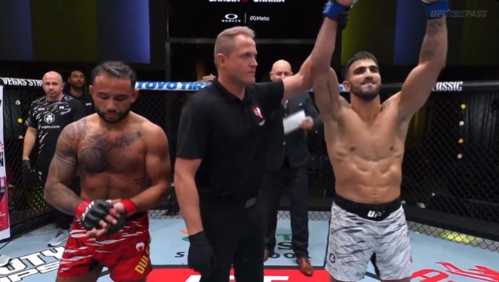 Luta entre Yadier del Valle e Isaac Dulgarian no UFC Vegas 110 chamou atenção por movimentação suspeita nas casas de apostas (Foto: Reprodução/UFC)