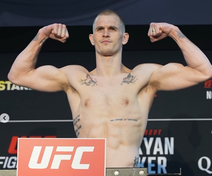 Ian Garry bateu o peso e confirmou seu duelo contra o ex-campeão Belal Muhammad no co-main event do UFC Qatar (Foto: Reprodução/UFC)