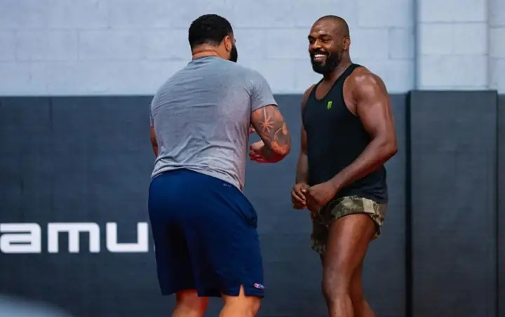 Aos 38 anos, Jon Jones falou abertamente sobre a possibilidade de se aposentar definitivamente do MMA (Foto: Reprodução)