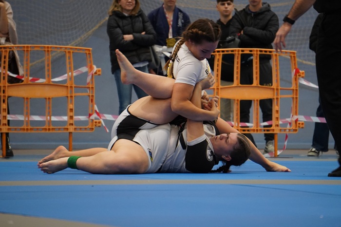 Disputas Gi & No-Gi agitaram o evento (Foto: ISBJJA)