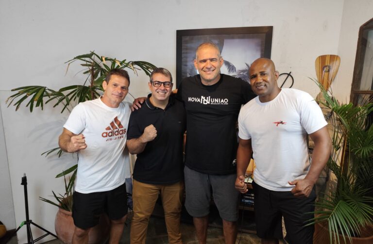 André Bintang, Marcos Castro, Rafael Carino e Fernando Tererê durante a gravação do podcast (Foto: Reprodução)