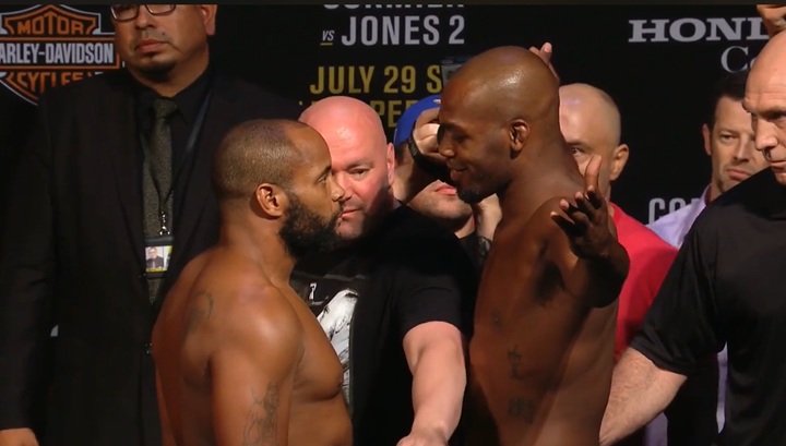 Islam Makhachev deu sua opinião sobre a histórica rivalidade entre Daniel Cormier e Jon Jones no MMA (Foto: Reprodução/UFC)