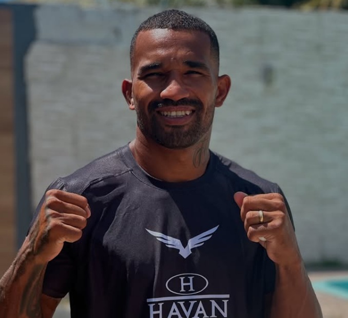 Medalhista olímpico no Boxe, Esquiva Falcão sofreu um sério acidente de trânsito no Espírito Santo (Foto: Reprodução/Instagram)