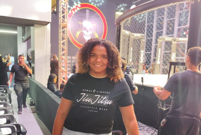 Gabi Pessanha esteve presente no Jungle Fight no BOPE no último fim de semana (Foto: Marcos Castro)