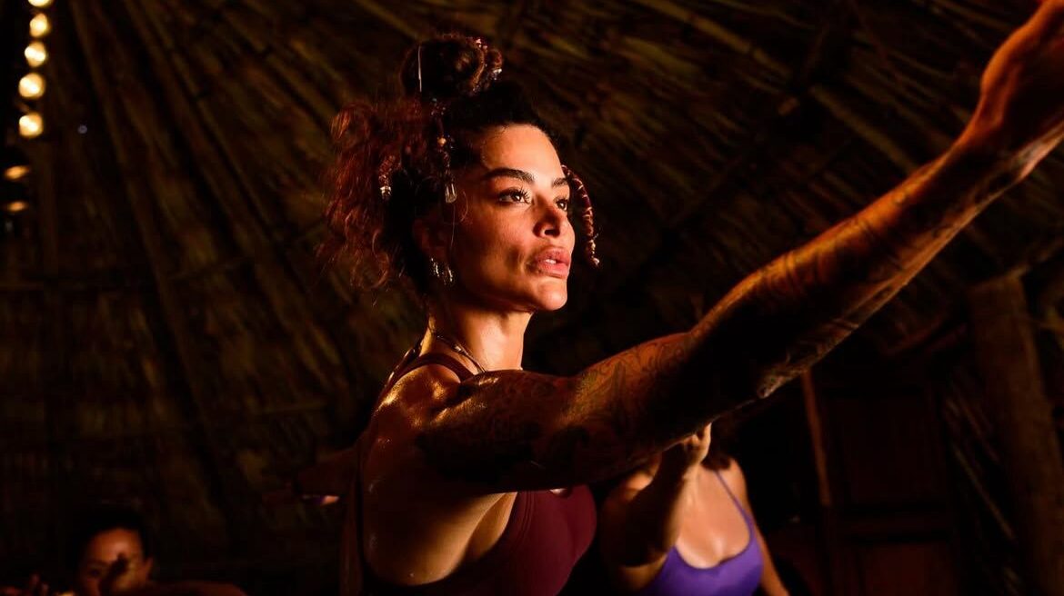 Projeto de Aline Campos desenvolve conexão interior com filosofia de artes marciais