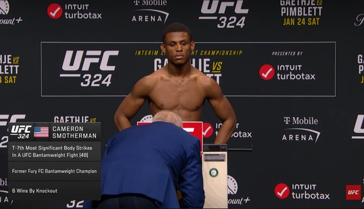Lutador Cameron Smotherman desmaiou logo após passar pela balança e teve seu duelo cancelado no card do UFC 324 (Foto: Reprodução/UFC)