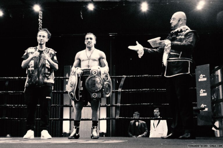 Rubens Manchinha deu show na luta principal do Outboxing Fight Night 2 (Foto: fernandotucori@gmail.com)