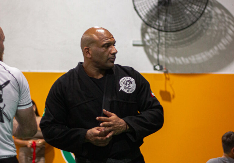 Antônio Assef inaugurou a Dr. Porrada Academy em Minas Gerais (Foto: Elevaty Esportes)