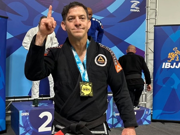 Após um 2025 dedicado à recuperação de lesões e a um rigoroso corte de peso, Aron projeta evolução do jogo e foco total no próximo desafio