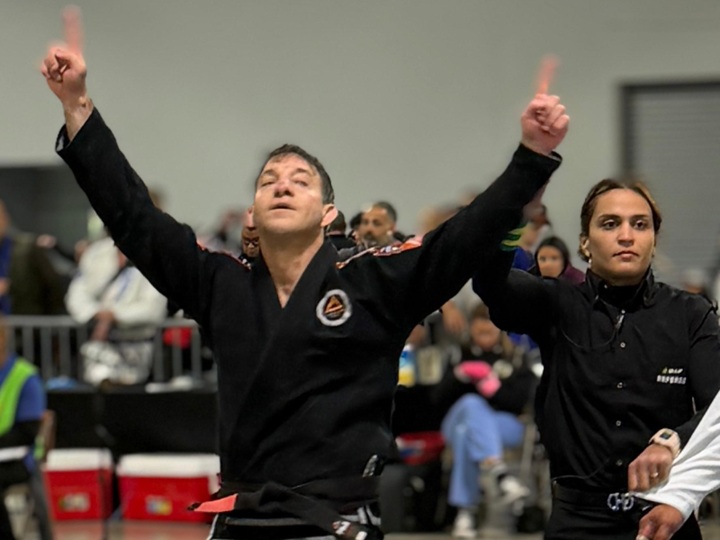 Após um 2025 dedicado à recuperação de lesões e a um rigoroso corte de peso, Aron projeta evolução do jogo e foco total no próximo desafio (Foto: Divulgação)