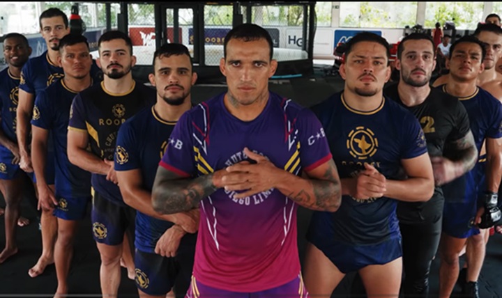 Charles do Bronx promete versão completa para revanche contra Max Holloway no UFC 326, em março (Foto: Reprodução/YouTube)