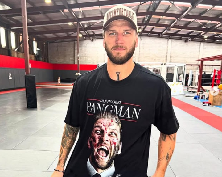 Atleta peso-leve do UFC, Dan Hooker vê polêmica ganhar repercussão nas redes sociais e ainda não se manifestou sobre acusações (Foto: Reprodução/Instagram)
