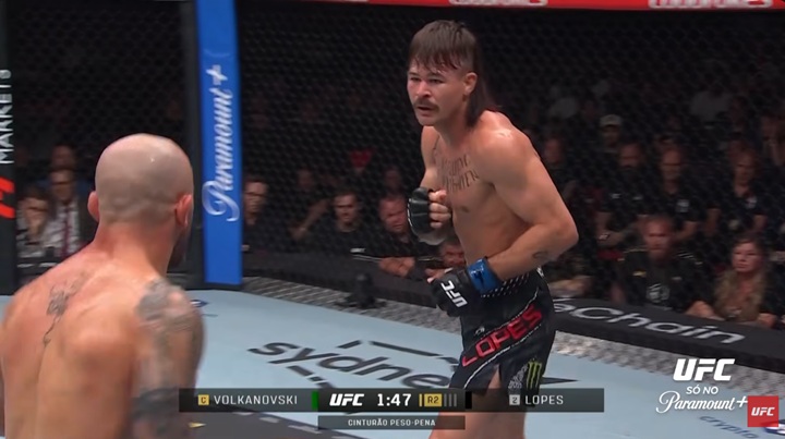 Segundo colocado no ranking peso-pena, Diego Lopes admite que pode mudar de categoria e aguarda conversas com o UFC (Foto: Reprodução/UFC)