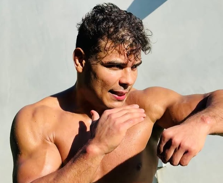 Agora como meio-pesado, Paulo Borrachinha vai enfrentar o invicto Azamat Murzakanov no card do UFC 327, em abril (Foto: Reprodução/Instagram)