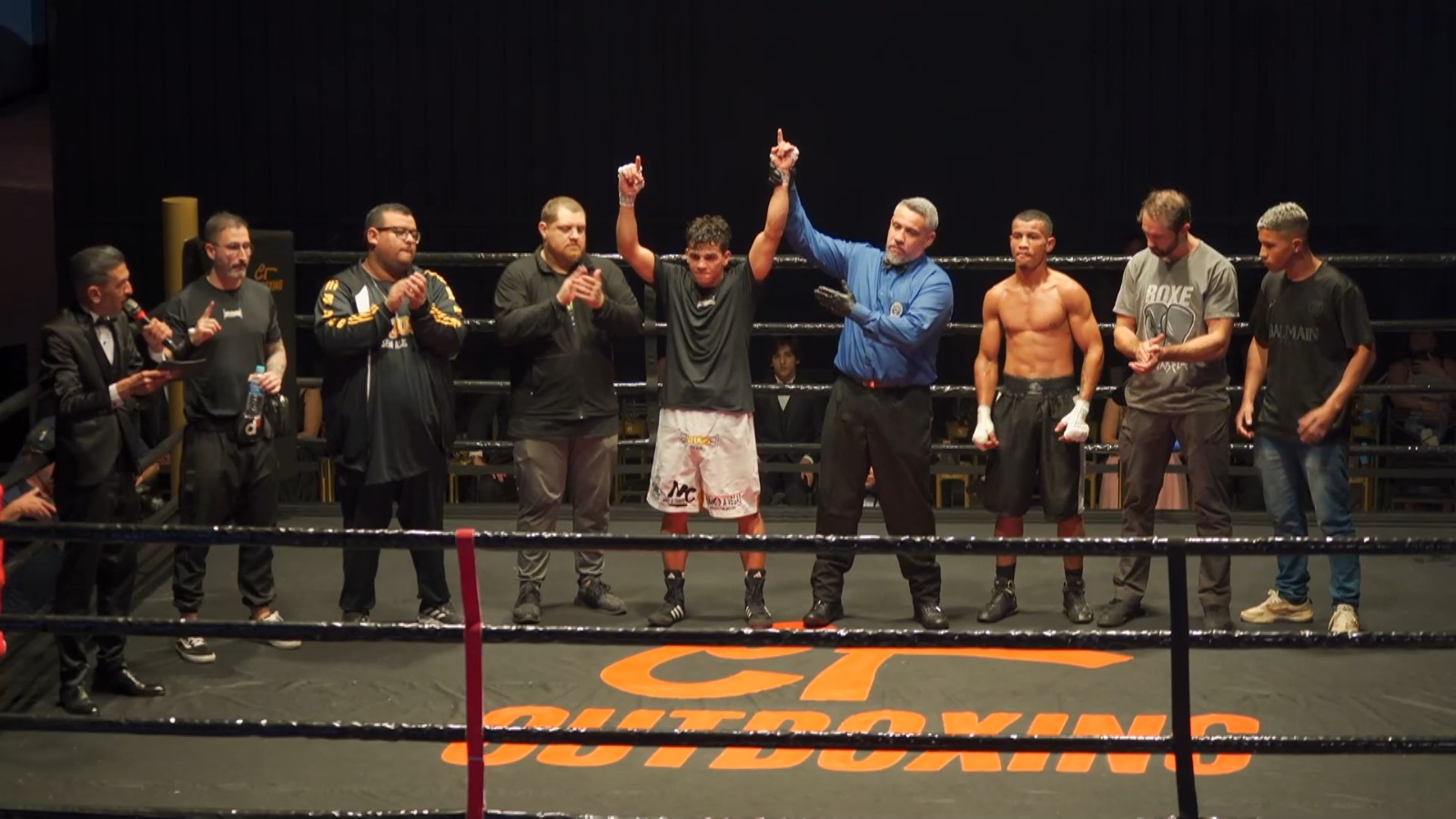 Organização procura lutadores com características especiais para o Outboxing Fight Night 3 (Foto: Divulgação)