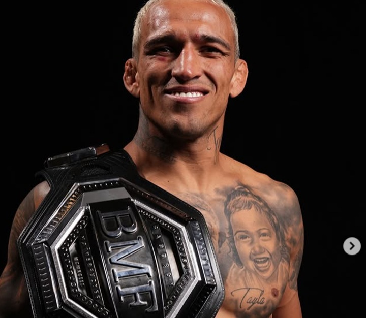 Charles do Bronx minimizou as críticas que recebeu após vitória dominante sobre Max Holloway na disputa pelo cinturão "BMF" no UFC 326 (Foto: Reprodução/Instagram)