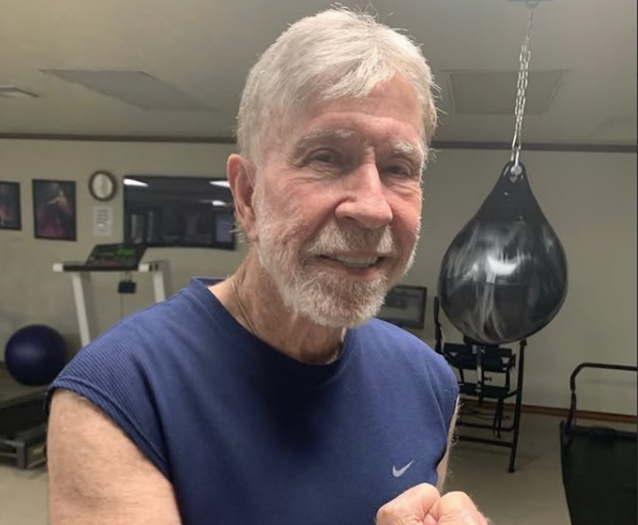 Comunicado da morte de Chuck Norris foi feito pelos seus familiares através das redes sociais (Foto: Reprodução/Instagram)