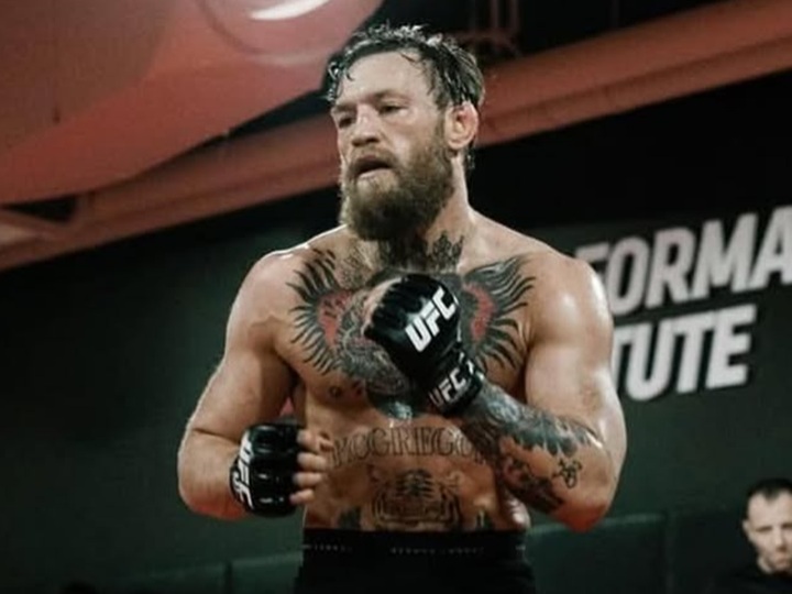 Sem lutar desde 2021, Conor McGregor pode estar, enfim, próximo de ter seu retorno ao UFC definido (Foto: Reprodução/Instagram)