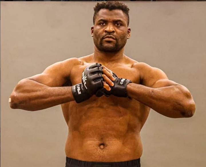 Aos 39 anos, Ngannou deixa a PFL após apenas uma luta pela organização e está livre no mercado (Foto: Reprodução/PFL)