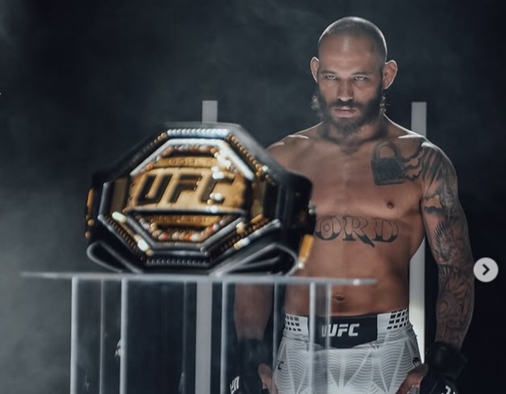 Jean Silva revela viagem para Londres e possível assinatura de contrato pelo cinturão peso-pena do UFC (Foto: Reprodução/Instagram)