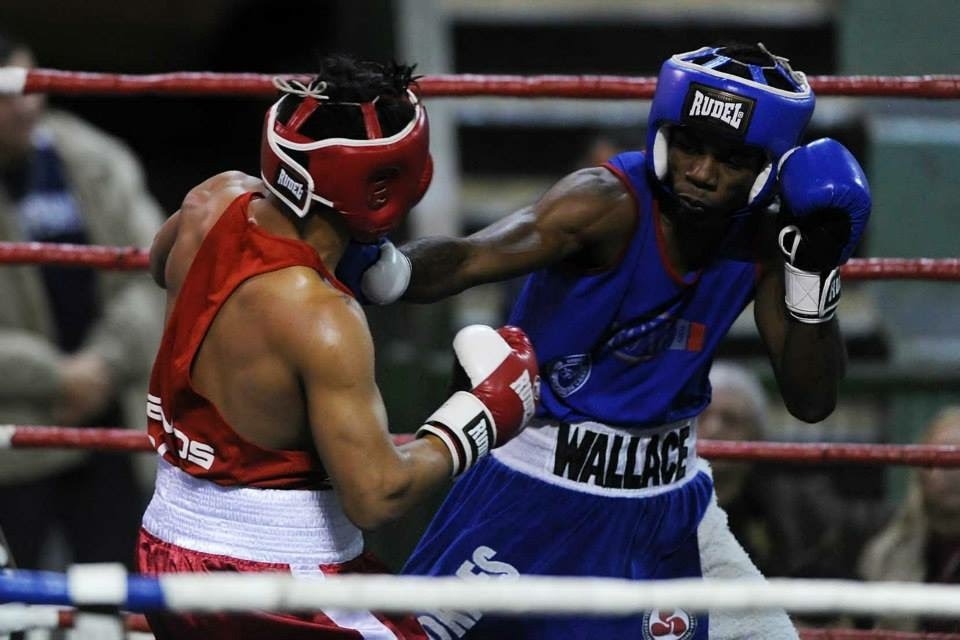 Hoje à frente do Outboxing Fight Night, Wallace teve sua vida transformada pelo Boxe (Foto: Arquivo pessoal)