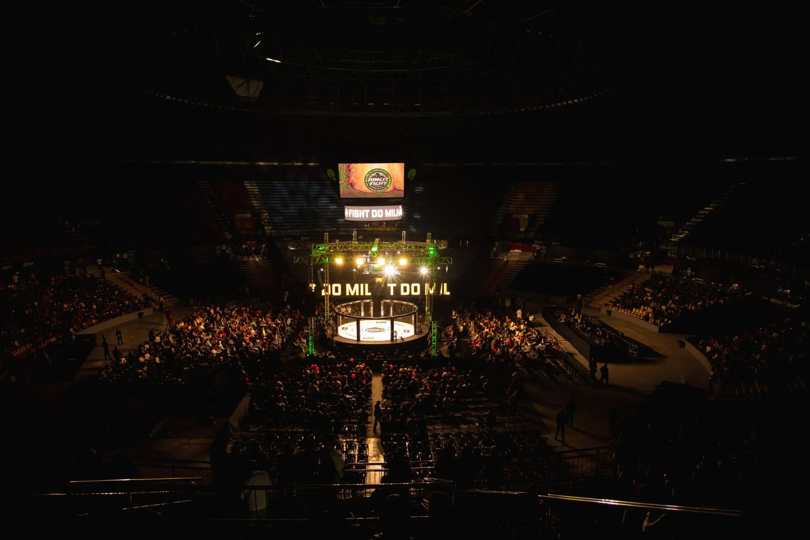 GP paga R$ 1 milhão aos campeões, dividido igualmente no masculino e no feminino (Foto: Jungle Fight)