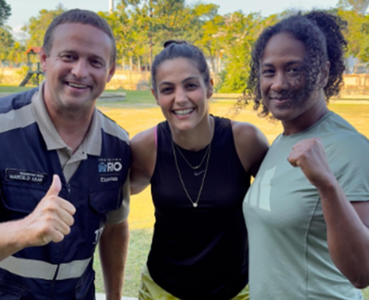 Aulas são comandadas pela ex-lutadora do UFC Poliana Botelho no Parque do Flamengo, na Zona Sul da cidade (Foto: Divulgação)