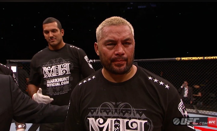 Atualmente com 52 anos, Mark Hunt responde a acusações de intimidação e teria enviado mensagens com ameaça de morte (Foto: Reprodução/UFC)
