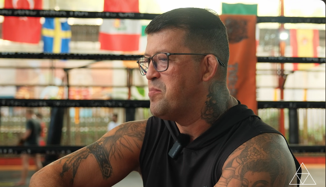 Alex Alves participou do podcast Pura Connection e relatou sua história de superação (Foto: Reprodução)