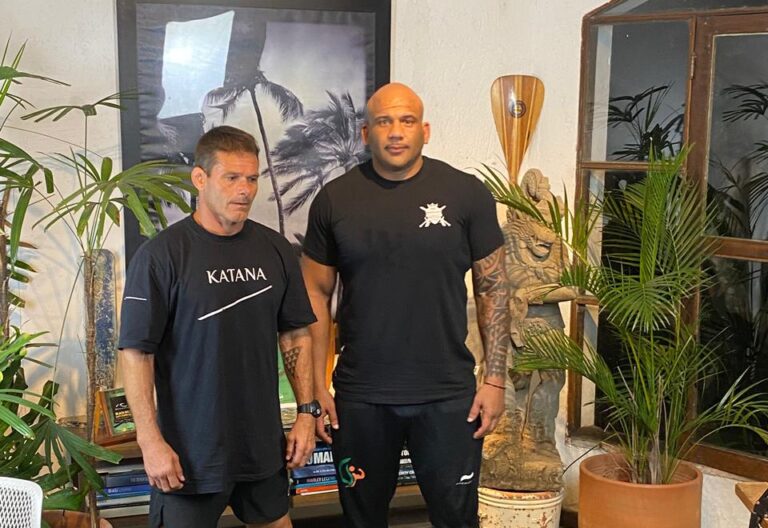 André Bintang e Antônio Assef, o Dr. Porrada, durante a gravação do podcast do Pura Connection (Foto: Reprodução)