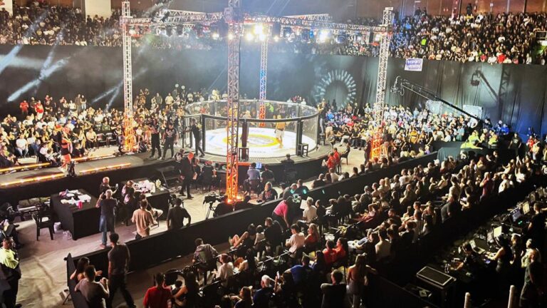 Oito lutadoras participam da disputa pelo prêmio de meio milhão de reais do Jungle Fight (Foto: Divulgação)