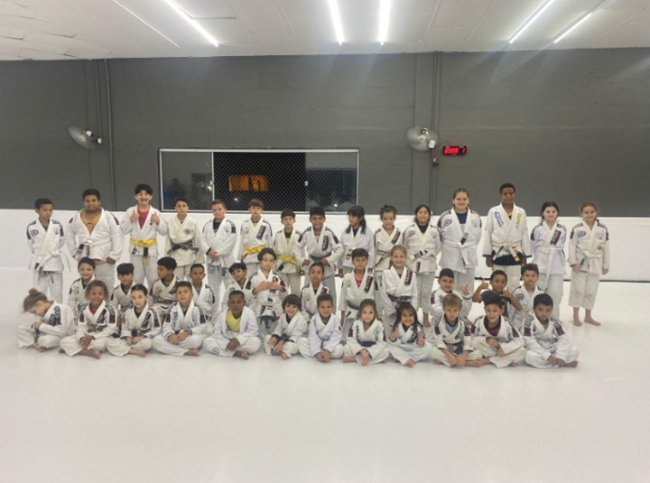 Novo artigo fala sobre como pais e professores de artes marciais devem se comportar em relação às crianças (Foto: Reprodução/Instagram/@henriquesaraivajj)