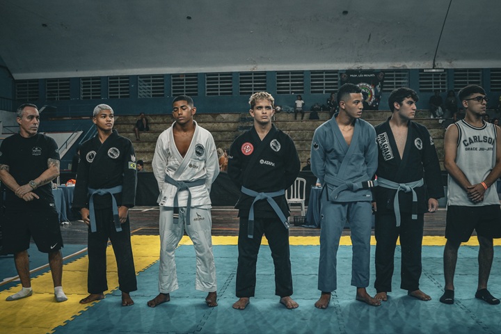 Carlson Gracie foi a equipe campeã na disputa do Brasileiro de Equipes da LJJB, no último sábado (9) (Foto: Elevaty Esportes)