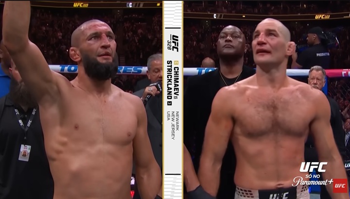 Khamzat Chimaev foi derrotado por Sean Strickland no UFC 328 e deixou de ser campeão na divisão peso-médio (Foto: Reprodução/UFC)