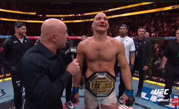 Novamente campeão no peso-médio, Sean Strickland apontou Nassourdine Imavov como possível desafiante pelo título peso-médio do Ultimate (Foto: Reprodução/UFC)