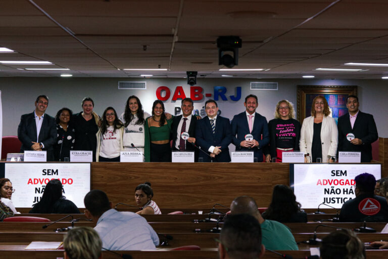 Debate na sede da OAB-RJ reuniu grandes nomes da comunidade do Jiu-Jitsu (Foto: Hugo Elevaty Esportes)