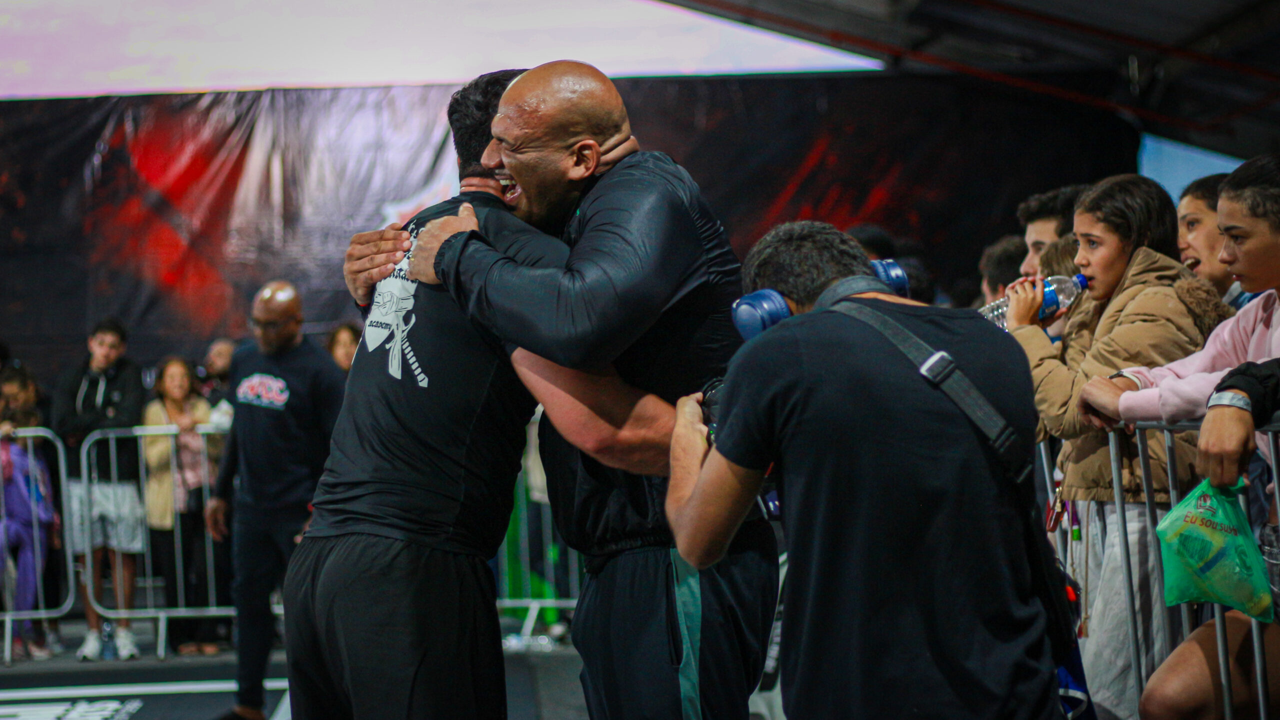 Antonio Assef atuou como coach dos seus atletas durante o ADCC Open, em Petrópolis (Foto: Hugo Elevaty Esportes)