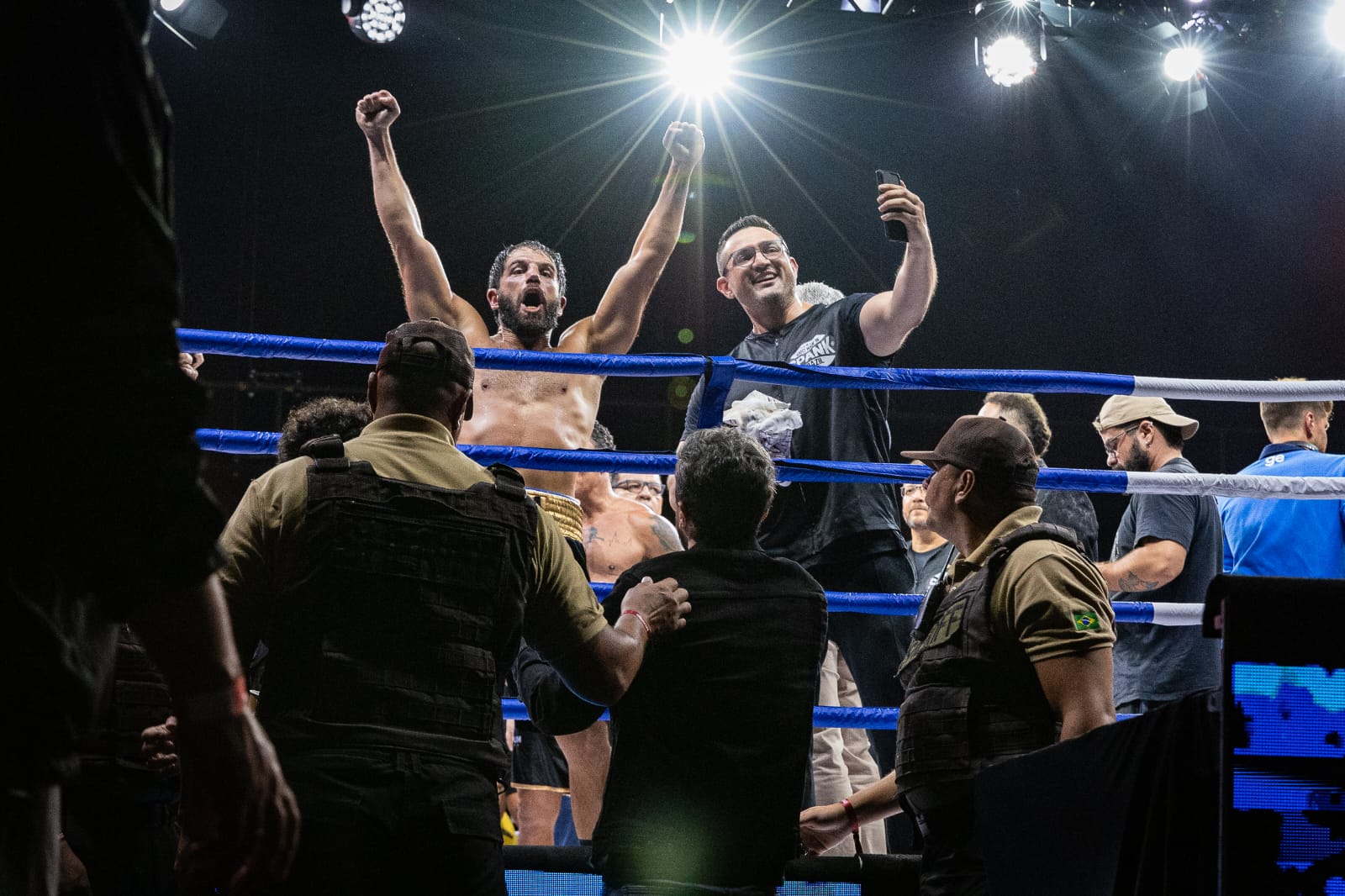 Ricardo (á direita) é um dos grandes incentivadores dos esportes de combate no Brasil (Foto: Reprodução)