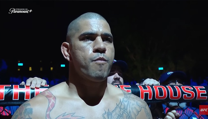Por meio das redes sociais, Alex Poatan publicou mensagem que provocou reação imediata dos fãs de MMA (Foto: Reprodução/UFC)