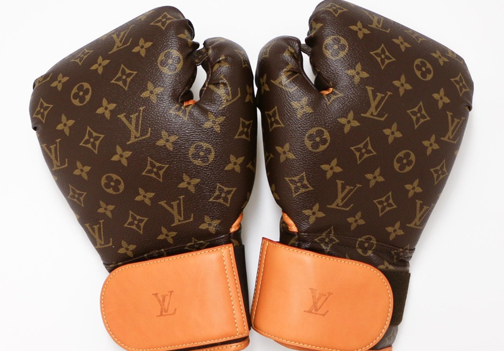 Par de luvas de Boxe voltou ao mercado de colecionadores avaliado em aproximadamente US$ 40 mil (Foto: Louis Vuitton)