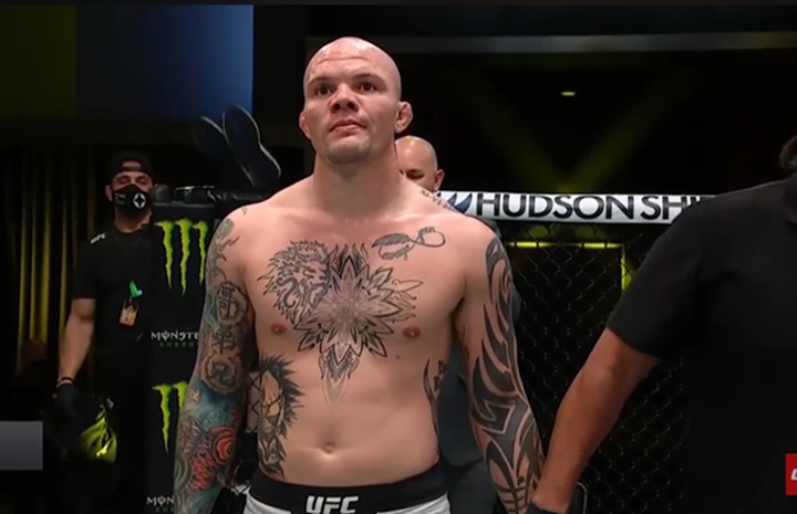 Anthony Smith responde a três acusações criminais em Nebraska; audiência para definição de fiança foi marcada para a última quarta-feira (29) (Foto: Reprodução/UFC)
