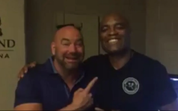 Dana White afirma que relação com Anderson Silva se deteriorou após aconselhá-lo a se aposentar durante a reta final de sua carreira (Foto: Reprodução)